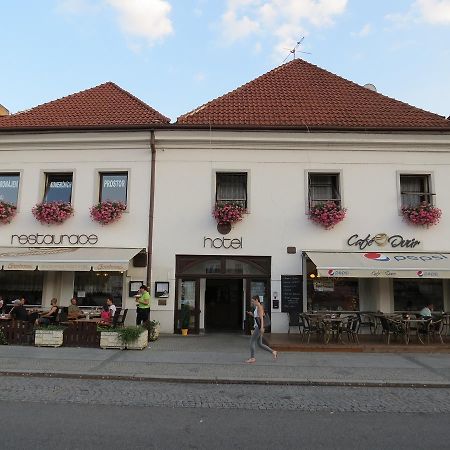 Hotel Cesky Dvur Beroun  Eksteriør bilde