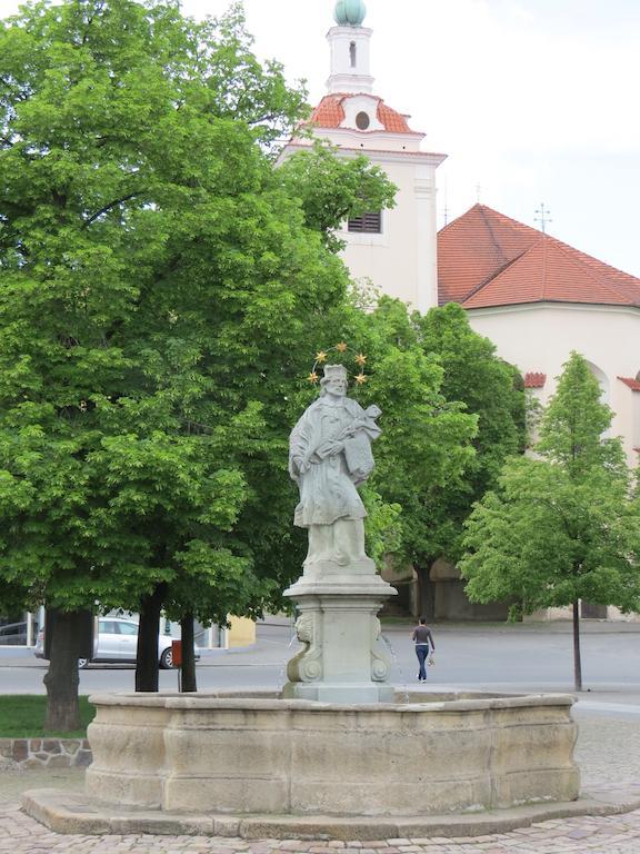 Hotel Cesky Dvur Beroun  Eksteriør bilde
