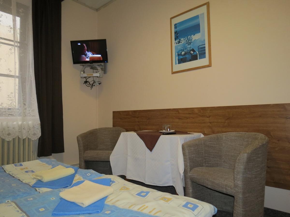 Hotel Cesky Dvur Beroun  Eksteriør bilde